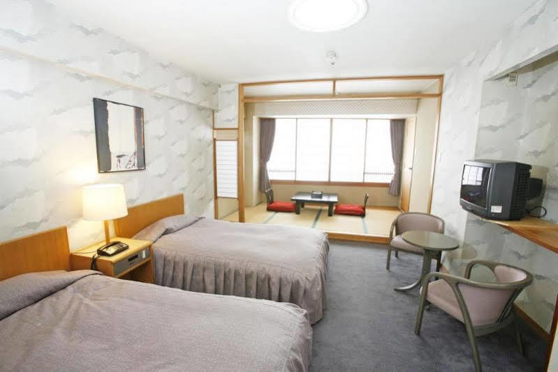 Hotel Ravie Kawaryo Ито Экстерьер фото
